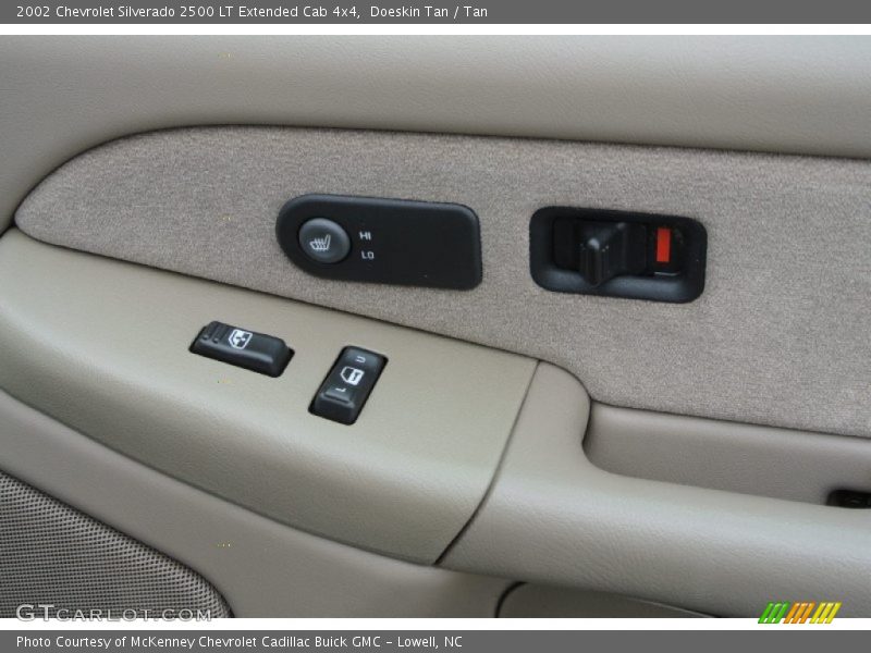 Doeskin Tan / Tan 2002 Chevrolet Silverado 2500 LT Extended Cab 4x4