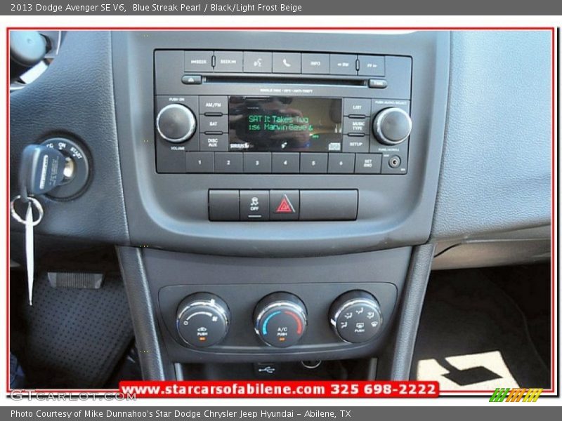 Blue Streak Pearl / Black/Light Frost Beige 2013 Dodge Avenger SE V6