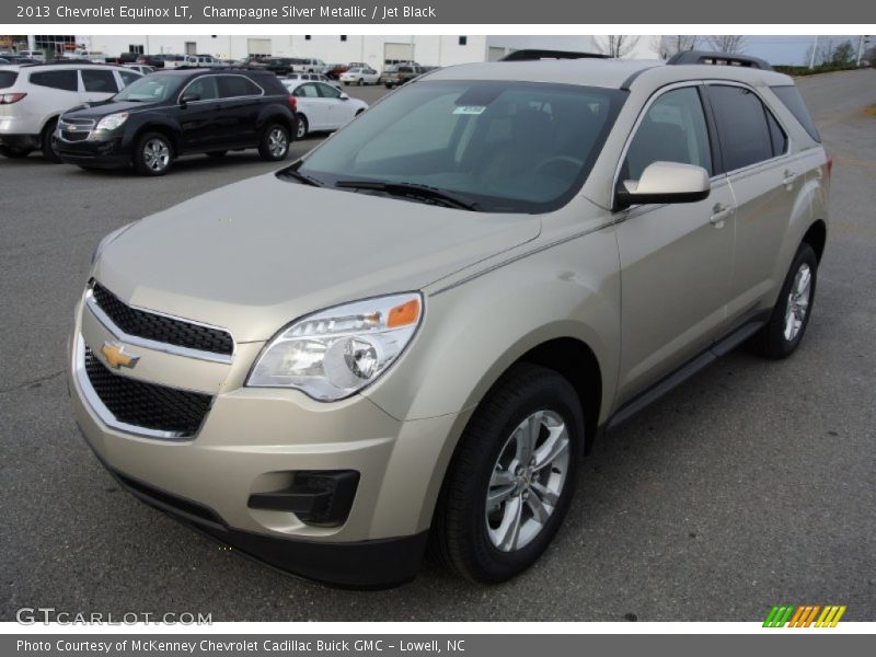 Front 3/4 View of 2013 Equinox LT