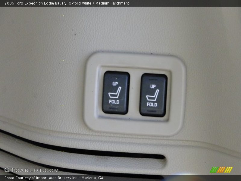Oxford White / Medium Parchment 2006 Ford Expedition Eddie Bauer