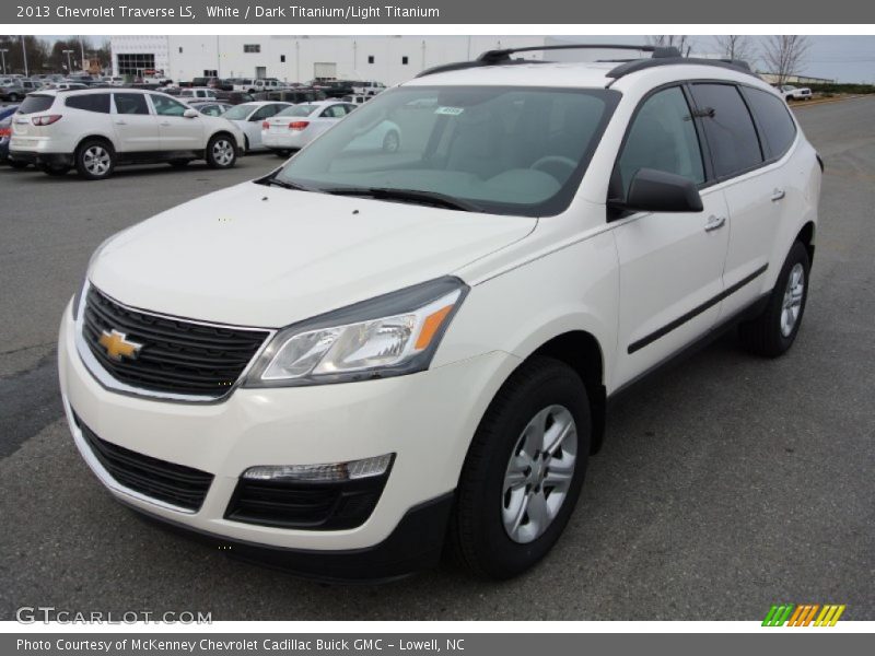 Front 3/4 View of 2013 Traverse LS