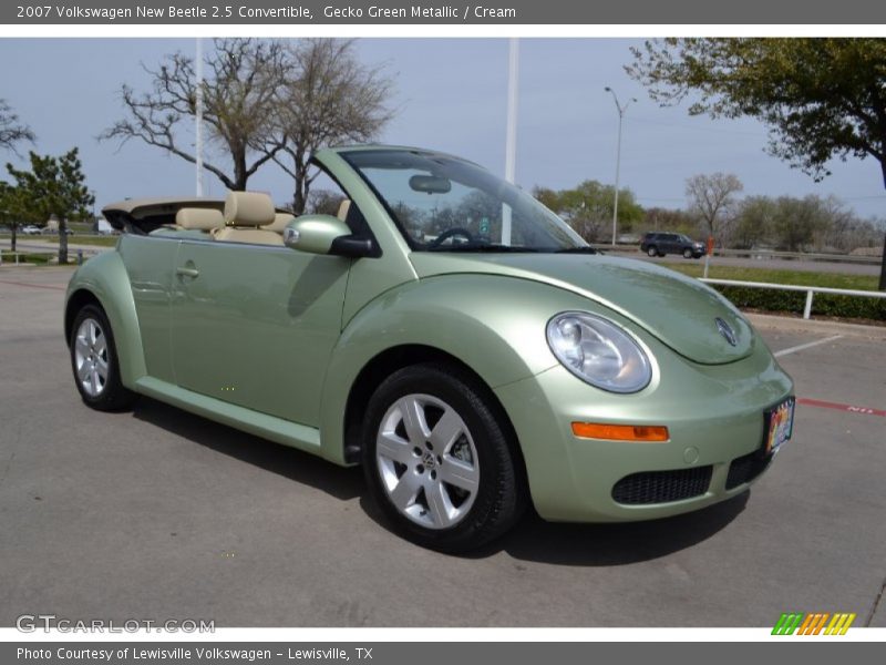 Front 3/4 View of 2007 New Beetle 2.5 Convertible