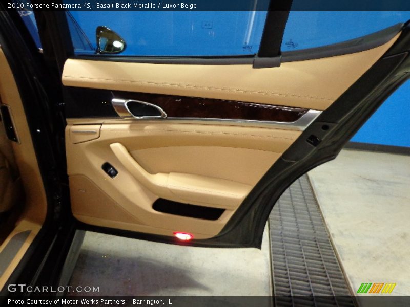 Basalt Black Metallic / Luxor Beige 2010 Porsche Panamera 4S