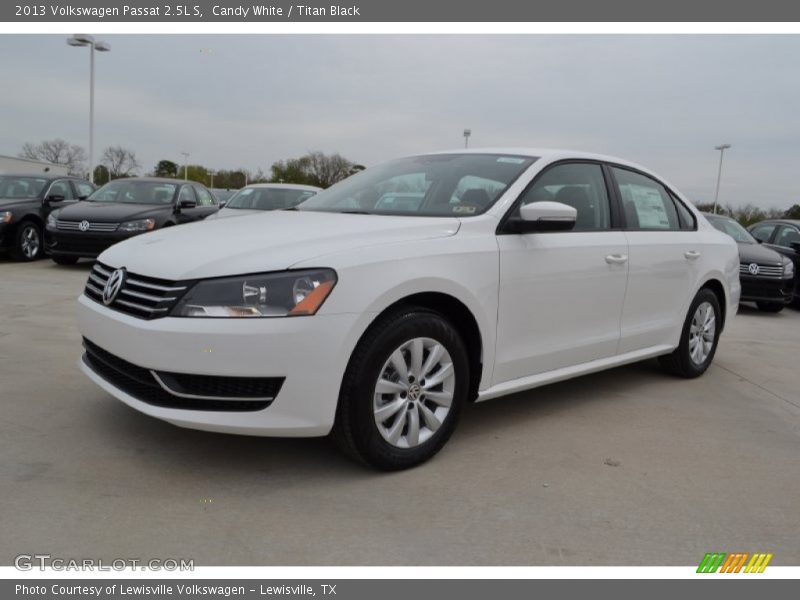 Candy White / Titan Black 2013 Volkswagen Passat 2.5L S