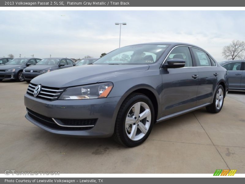 Platinum Gray Metallic / Titan Black 2013 Volkswagen Passat 2.5L SE