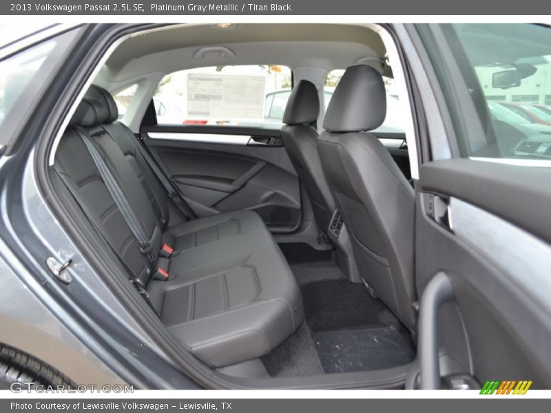 Platinum Gray Metallic / Titan Black 2013 Volkswagen Passat 2.5L SE