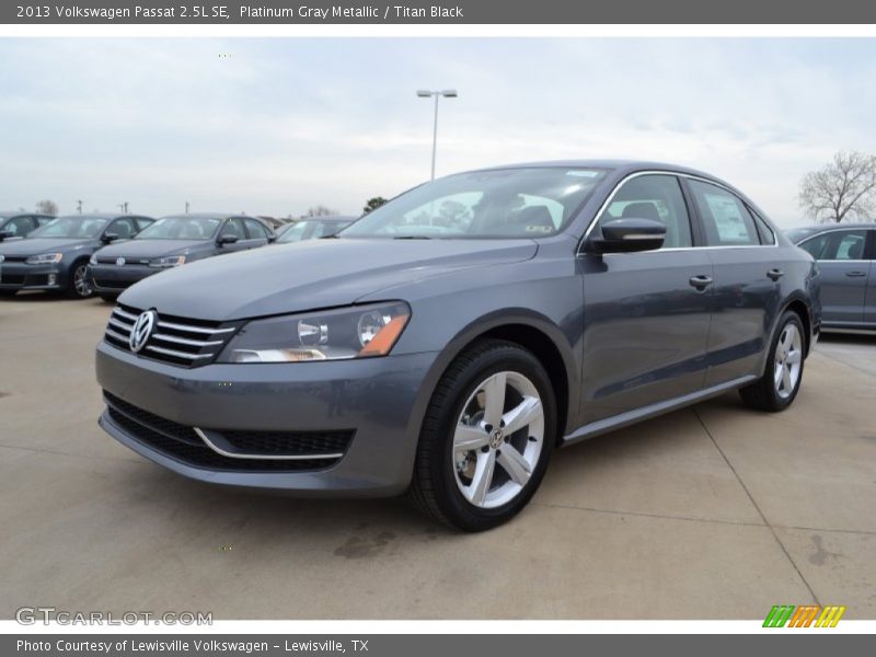 Platinum Gray Metallic / Titan Black 2013 Volkswagen Passat 2.5L SE