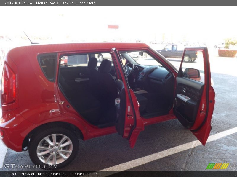 Molten Red / Black Soul Logo Cloth 2012 Kia Soul +