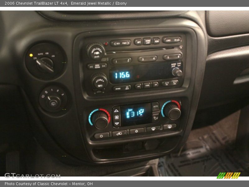 Controls of 2006 TrailBlazer LT 4x4