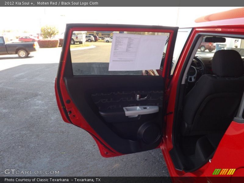 Molten Red / Black Soul Logo Cloth 2012 Kia Soul +