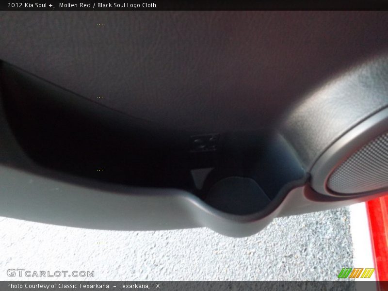 Molten Red / Black Soul Logo Cloth 2012 Kia Soul +