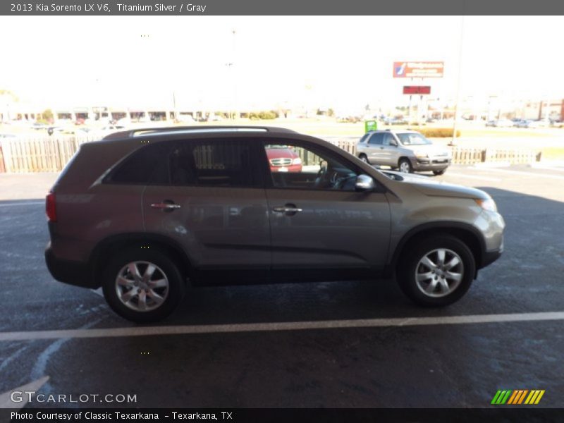 Titanium Silver / Gray 2013 Kia Sorento LX V6