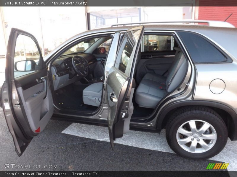 Titanium Silver / Gray 2013 Kia Sorento LX V6