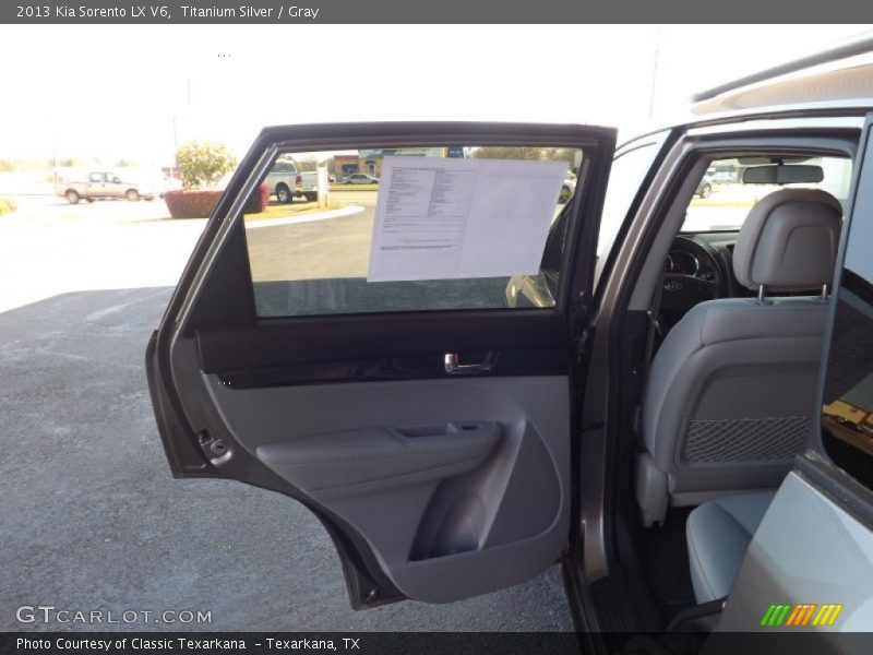 Titanium Silver / Gray 2013 Kia Sorento LX V6