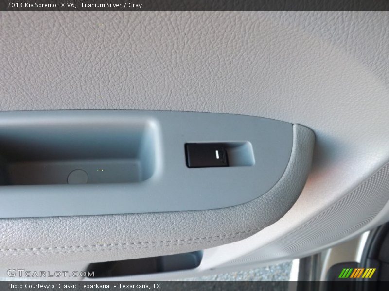 Titanium Silver / Gray 2013 Kia Sorento LX V6