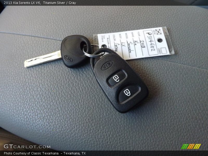 Titanium Silver / Gray 2013 Kia Sorento LX V6