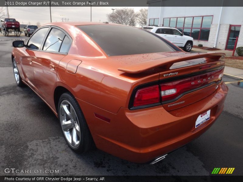Toxic Orange Pearl / Black 2011 Dodge Charger R/T Plus
