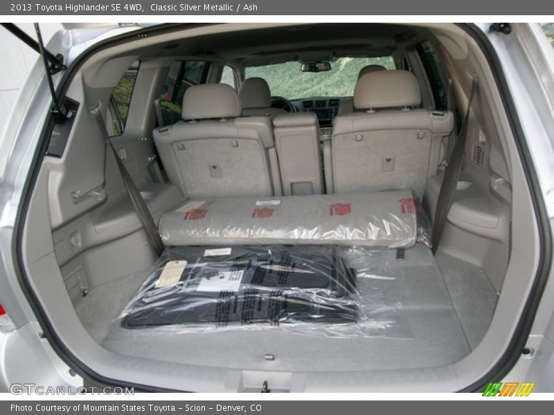 Classic Silver Metallic / Ash 2013 Toyota Highlander SE 4WD
