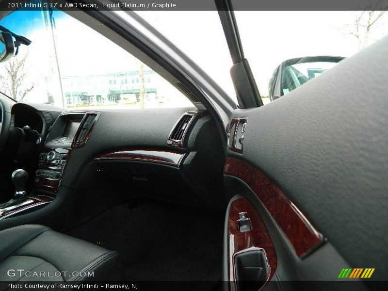 Liquid Platinum / Graphite 2011 Infiniti G 37 x AWD Sedan