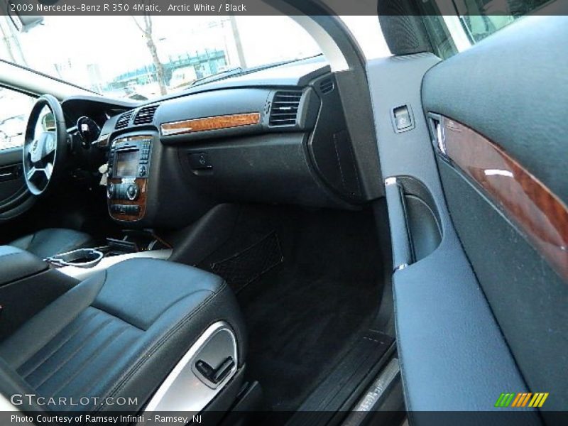 Arctic White / Black 2009 Mercedes-Benz R 350 4Matic