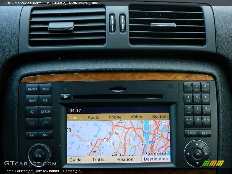 Arctic White / Black 2009 Mercedes-Benz R 350 4Matic