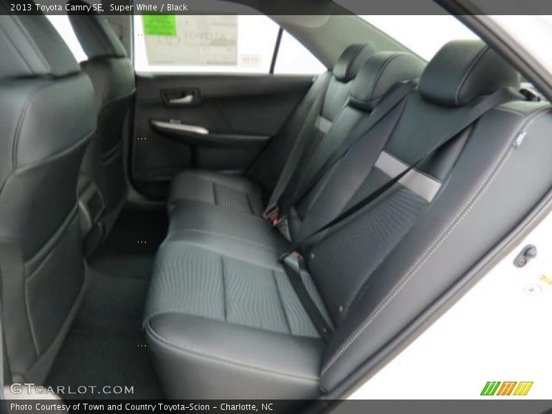 Super White / Black 2013 Toyota Camry SE