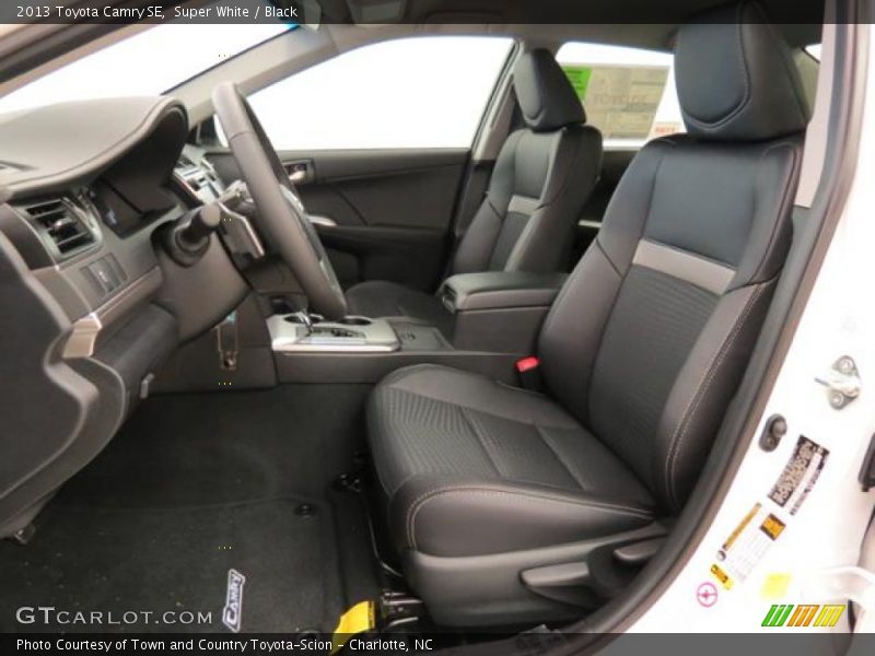 Super White / Black 2013 Toyota Camry SE