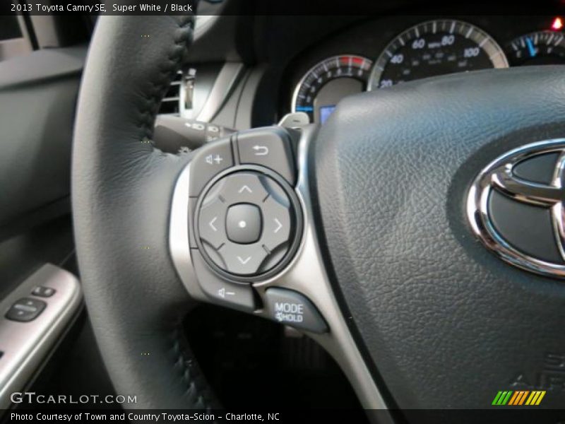 Super White / Black 2013 Toyota Camry SE