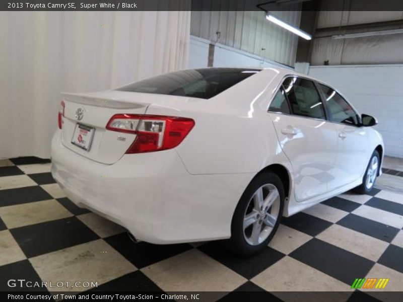 Super White / Black 2013 Toyota Camry SE