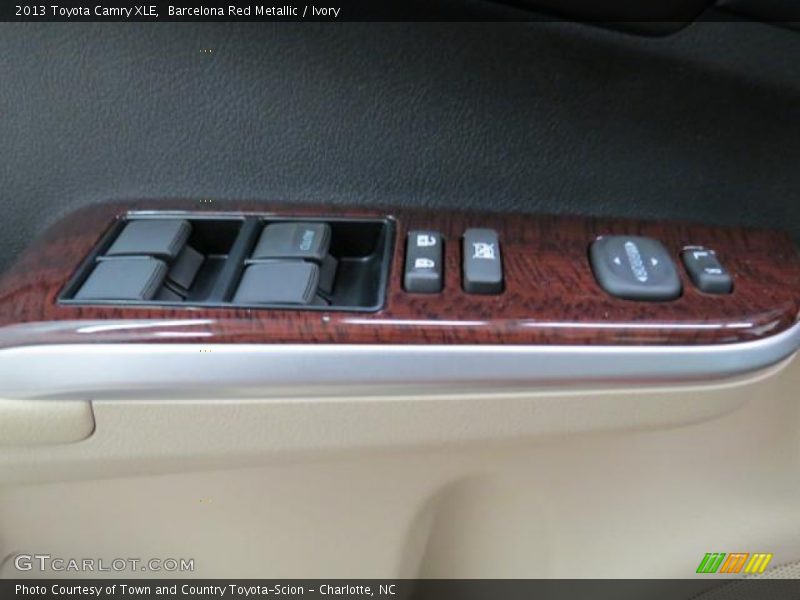 Barcelona Red Metallic / Ivory 2013 Toyota Camry XLE