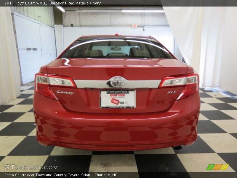 Barcelona Red Metallic / Ivory 2013 Toyota Camry XLE