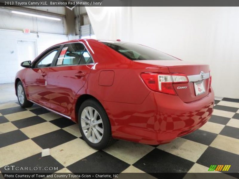 Barcelona Red Metallic / Ivory 2013 Toyota Camry XLE