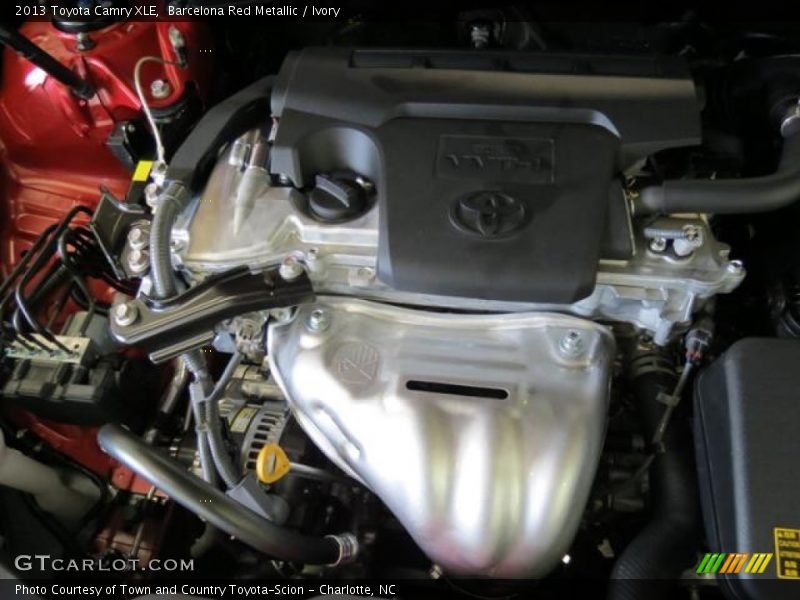 Barcelona Red Metallic / Ivory 2013 Toyota Camry XLE