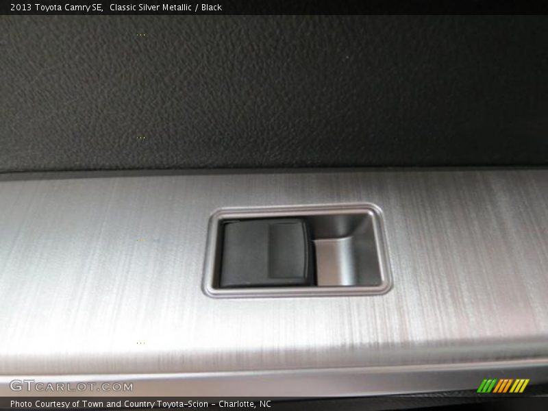 Classic Silver Metallic / Black 2013 Toyota Camry SE