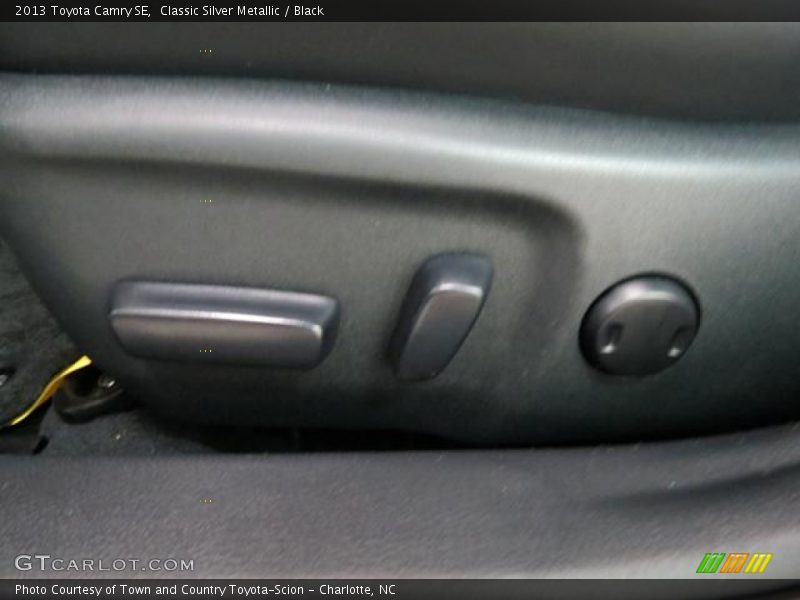 Classic Silver Metallic / Black 2013 Toyota Camry SE
