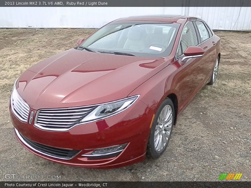 Front 3/4 View of 2013 MKZ 3.7L V6 AWD