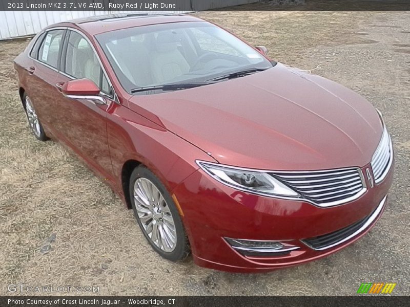 Front 3/4 View of 2013 MKZ 3.7L V6 AWD