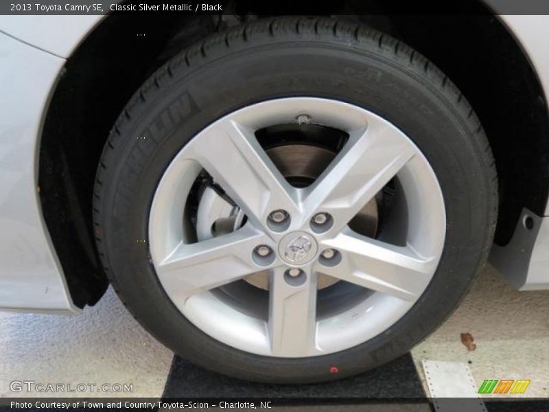 Classic Silver Metallic / Black 2013 Toyota Camry SE