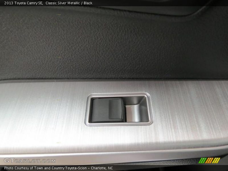 Classic Silver Metallic / Black 2013 Toyota Camry SE