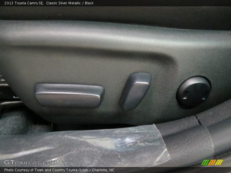 Classic Silver Metallic / Black 2013 Toyota Camry SE