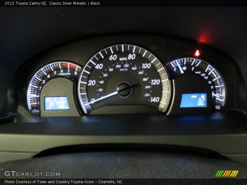 Classic Silver Metallic / Black 2013 Toyota Camry SE