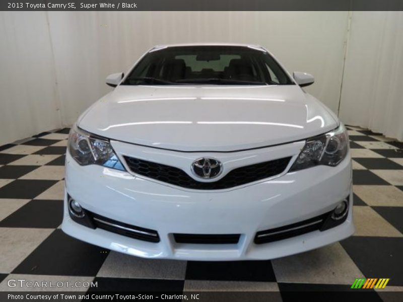 Super White / Black 2013 Toyota Camry SE
