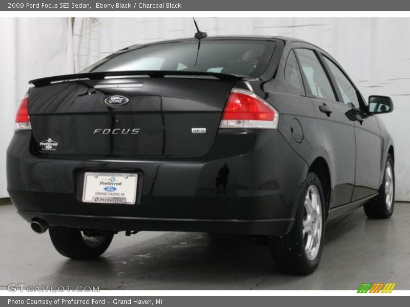 Ebony Black / Charcoal Black 2009 Ford Focus SES Sedan
