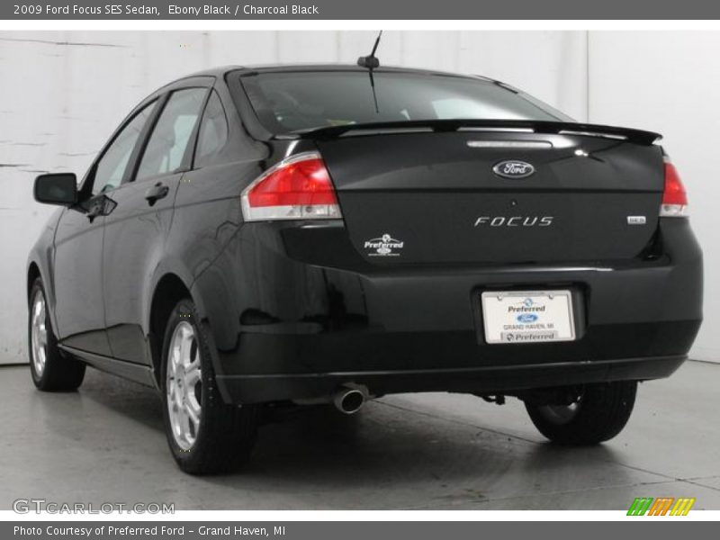 Ebony Black / Charcoal Black 2009 Ford Focus SES Sedan