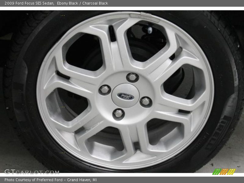 Ebony Black / Charcoal Black 2009 Ford Focus SES Sedan