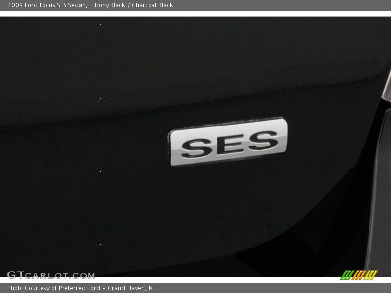 Ebony Black / Charcoal Black 2009 Ford Focus SES Sedan