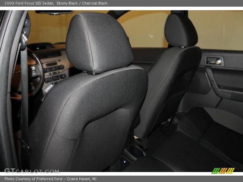 Ebony Black / Charcoal Black 2009 Ford Focus SES Sedan