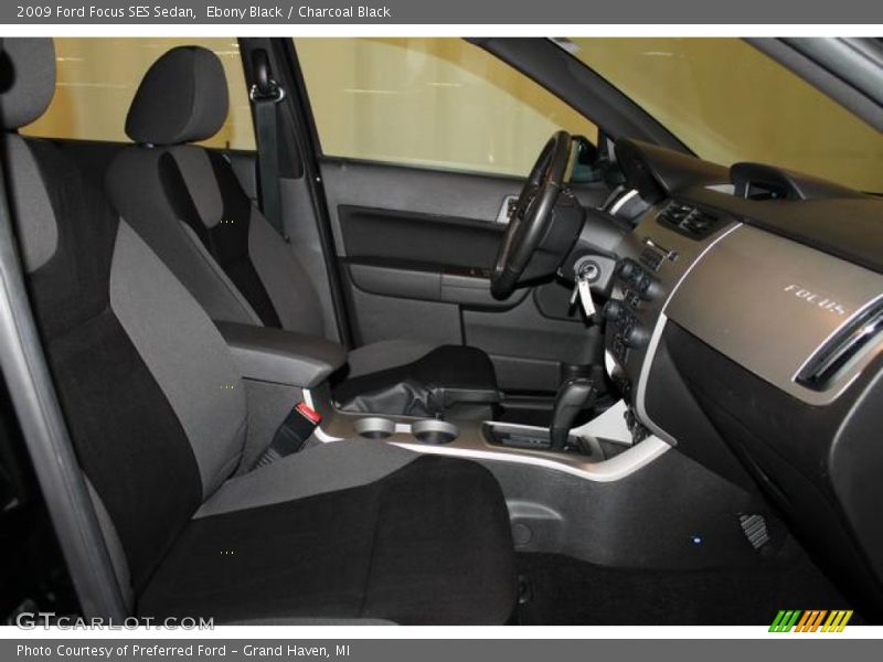 Ebony Black / Charcoal Black 2009 Ford Focus SES Sedan