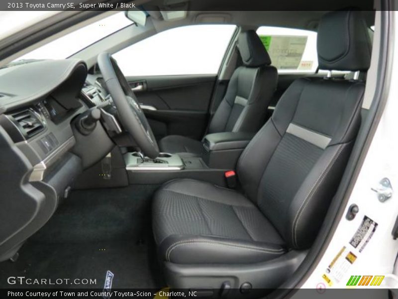 Super White / Black 2013 Toyota Camry SE