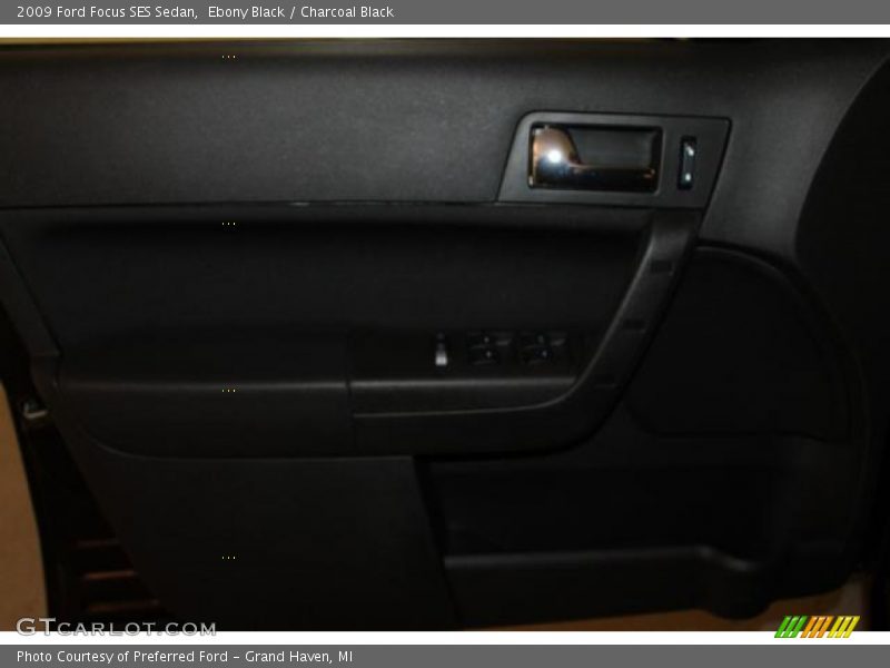 Ebony Black / Charcoal Black 2009 Ford Focus SES Sedan